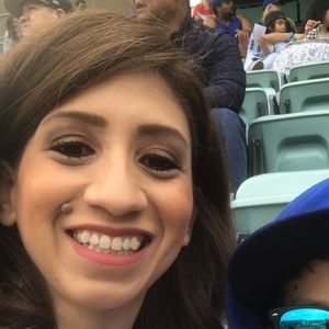 Meet your Posher, Mayra